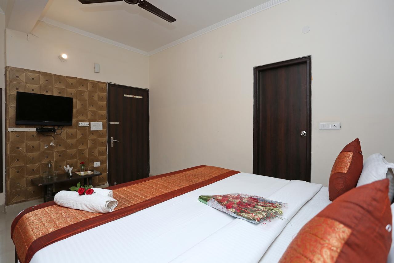 Hotel Avalon Nuova Delhi Esterno foto