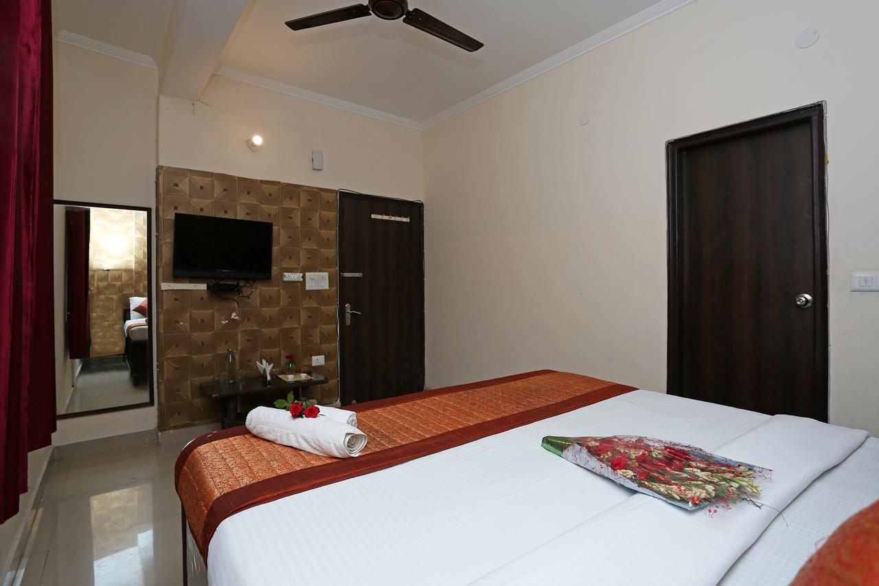 Hotel Avalon Nuova Delhi Esterno foto