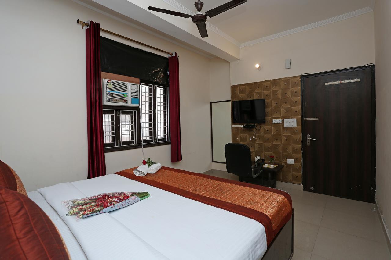 Hotel Avalon Nuova Delhi Esterno foto