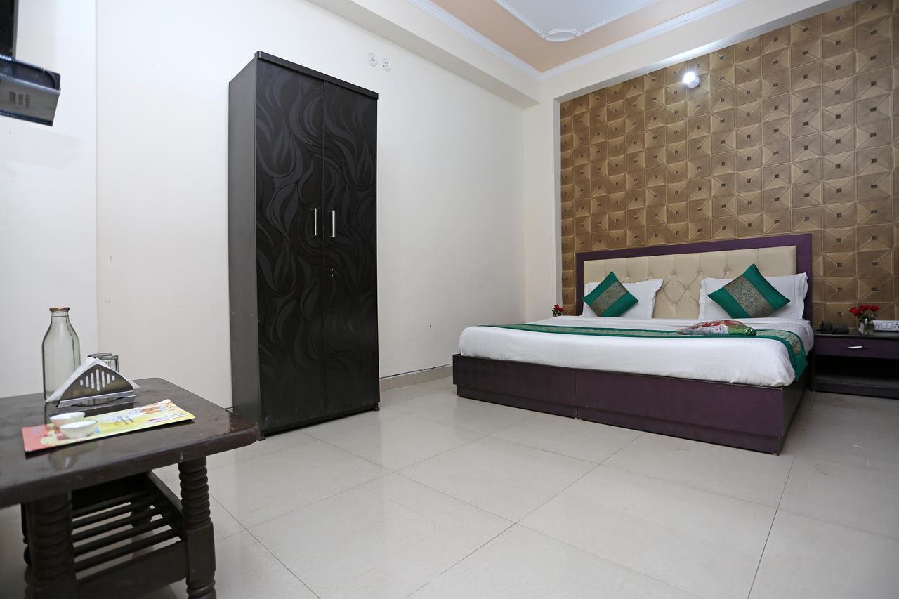 Hotel Avalon Nuova Delhi Esterno foto