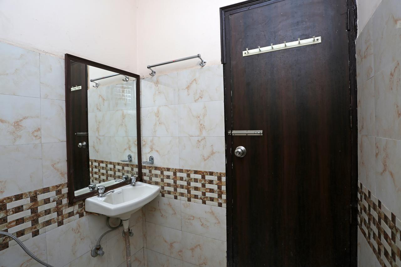 Hotel Avalon Nuova Delhi Esterno foto