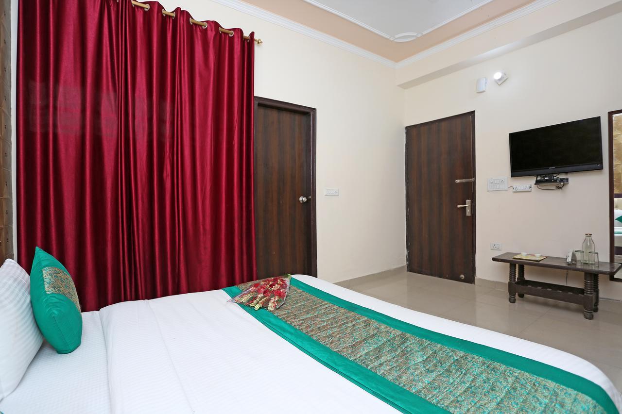 Hotel Avalon Nuova Delhi Esterno foto