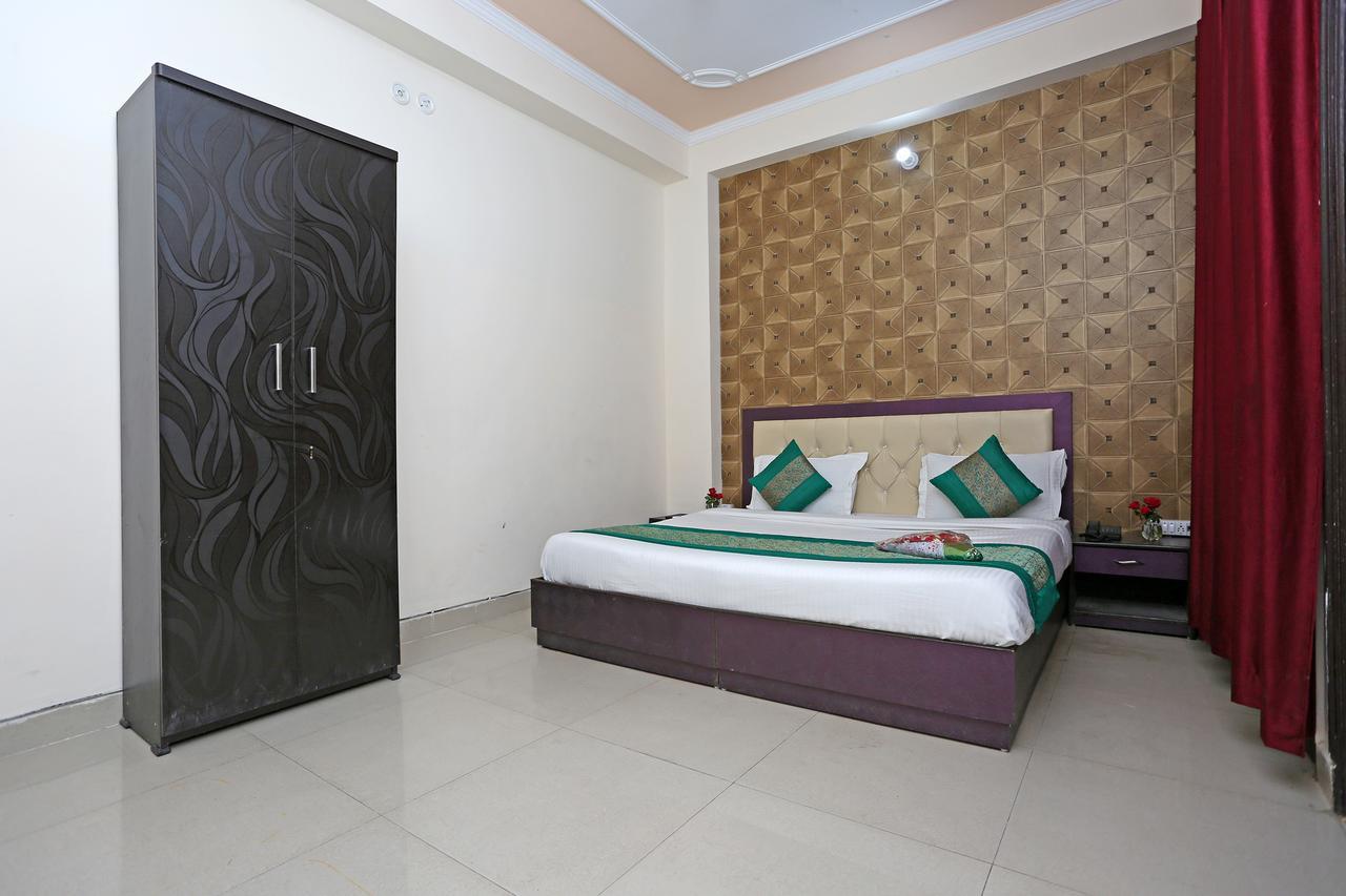 Hotel Avalon Nuova Delhi Esterno foto