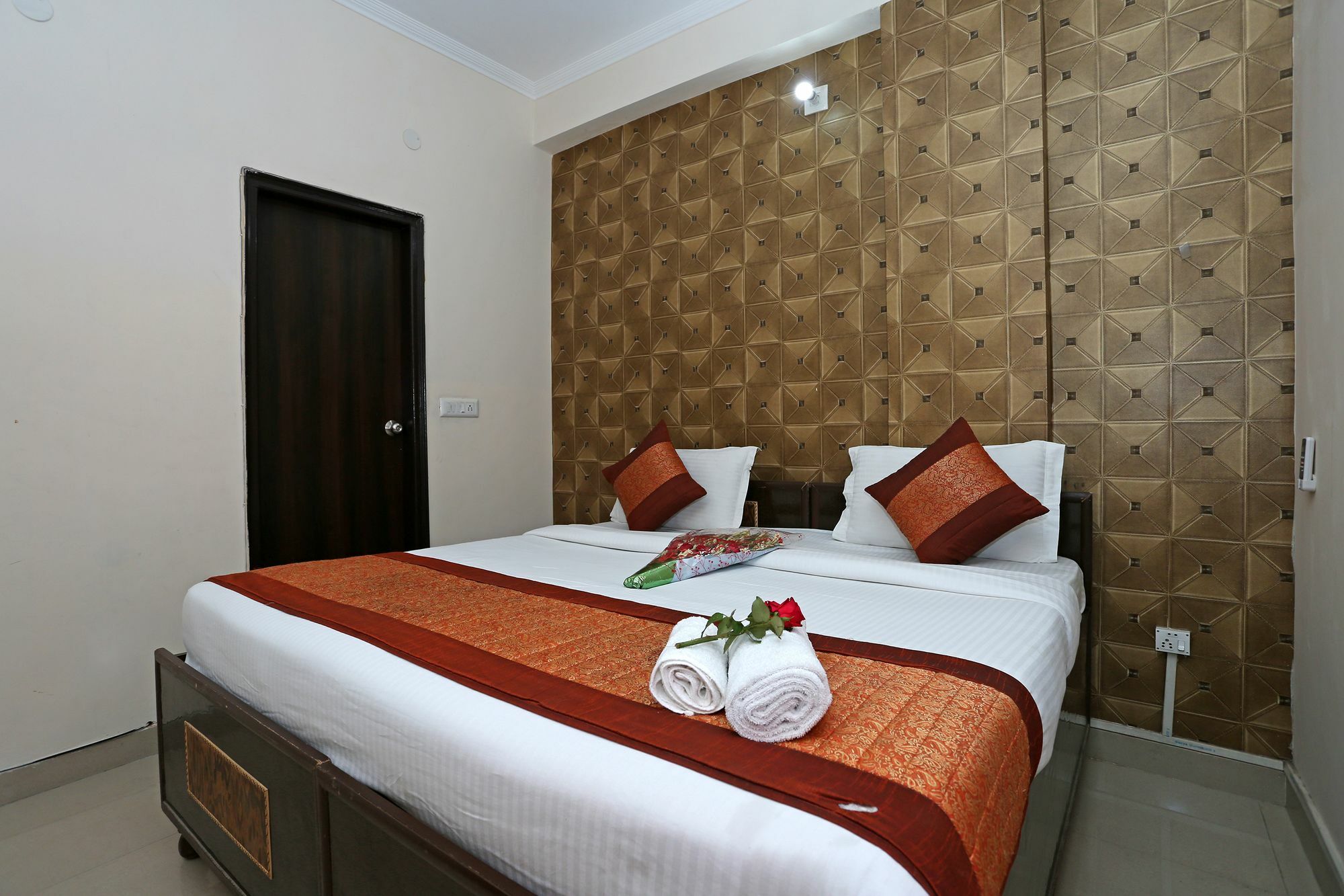 Hotel Avalon Nuova Delhi Esterno foto
